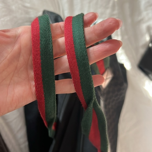 Gucci
Web Carry On Duffle Bag GG Canvas Large - Picture 9 of 10